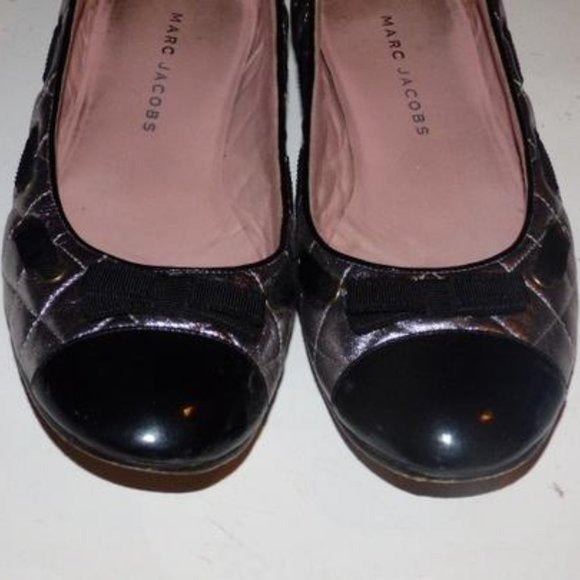 Marc Jacobs size 7 quilted silver leather & black patent leather flats