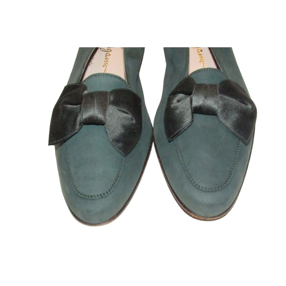 Salvatore Ferragamo 7.5N green suede flats w XL silk bows