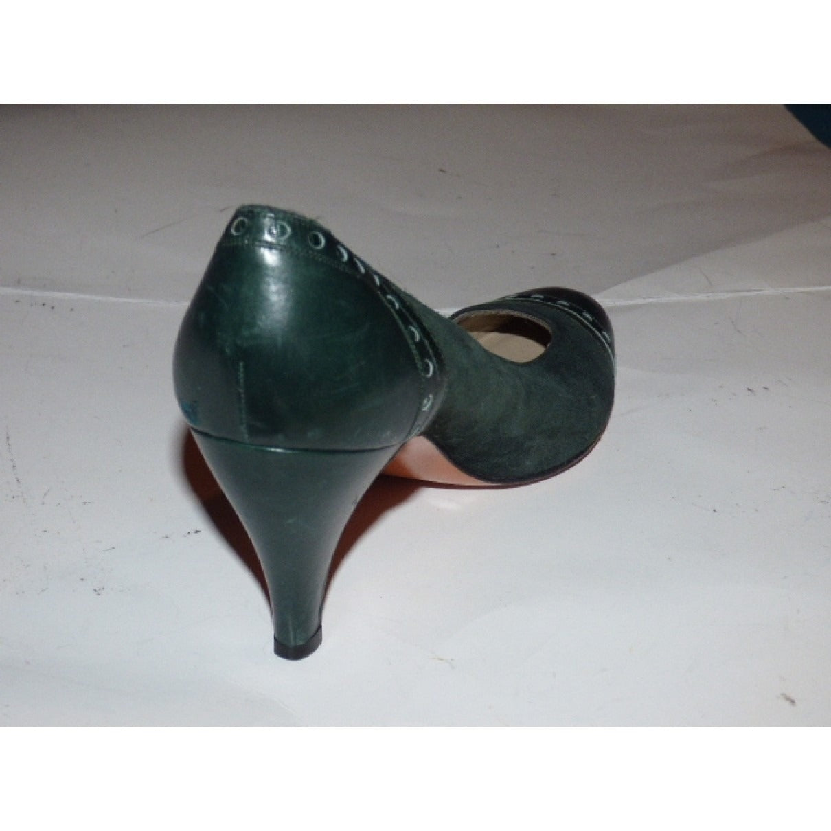 salvatore ferragamo size 7 green kitten heels
