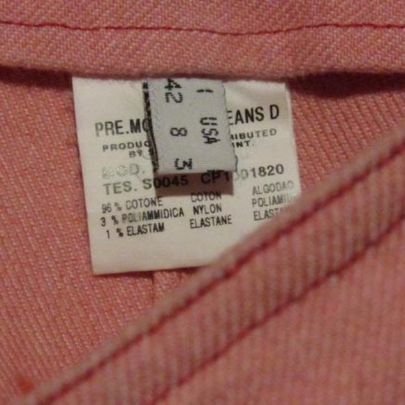 Moschino, pink, cotton/nylon blend with elastic, size 8, knee-length, a-line skirt with red contrast stitching, two front slits, and side zip closure!