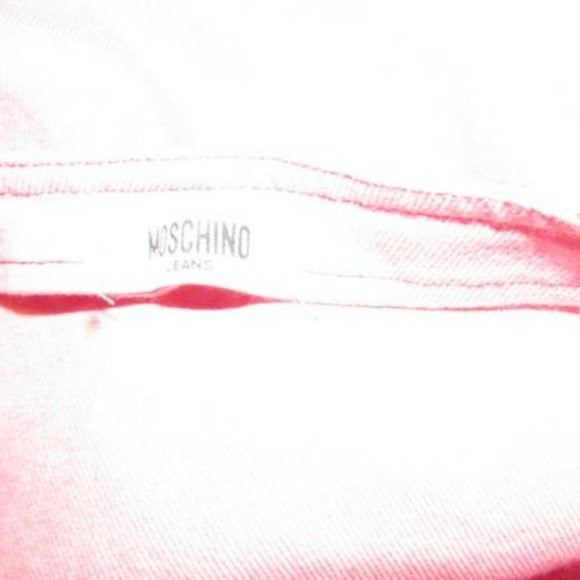 Moschino, pink, cotton/nylon blend with elastic, size 8, knee-length, a-line skirt with red contrast stitching, two front slits, and side zip closure!