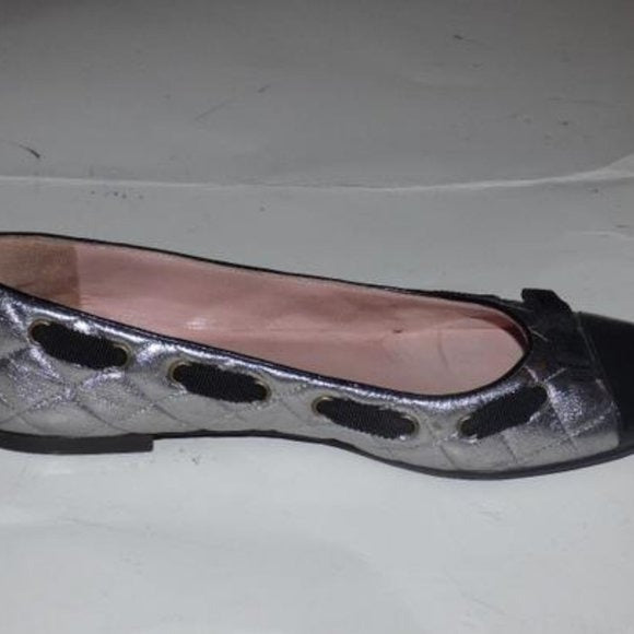 Marc Jacobs size 7 quilted silver leather & black patent leather flats