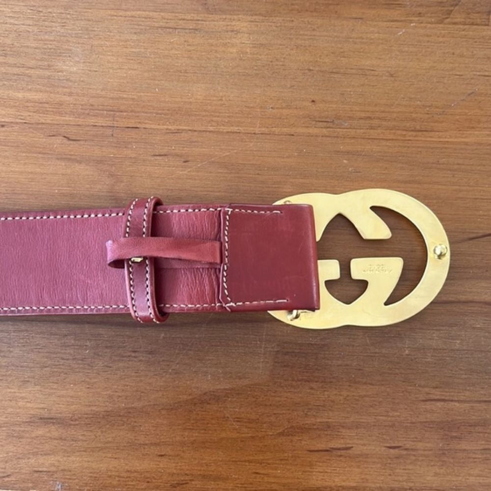 Gucci red leather belt w Gucci Interlocking GG logo buckle