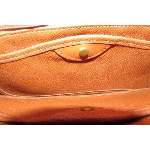 Dooney and Bourke Beige Pebbled Shoulder Bag