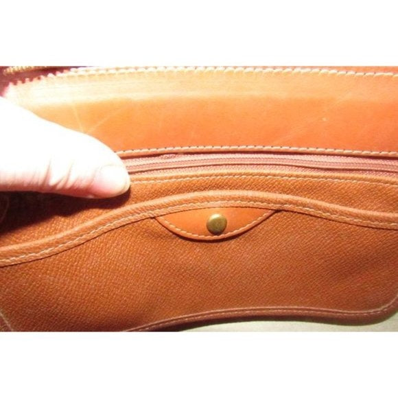 Dooney and Bourke Beige Pebbled Shoulder Bag