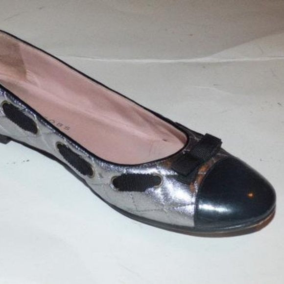 Marc Jacobs size 7 quilted silver leather & black patent leather flats