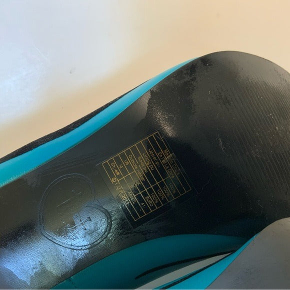 t.u.k. Vintage Teal and Black Felt Party Pumps