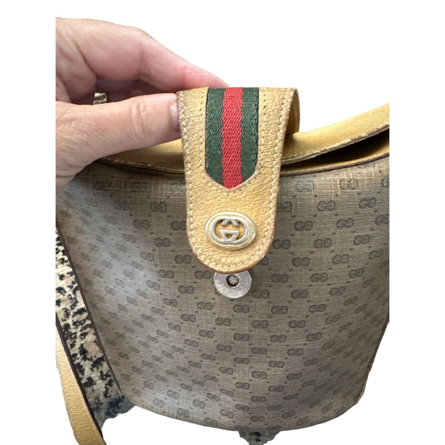 Gucci Accessory Collection micro Guccissima print bucket bag