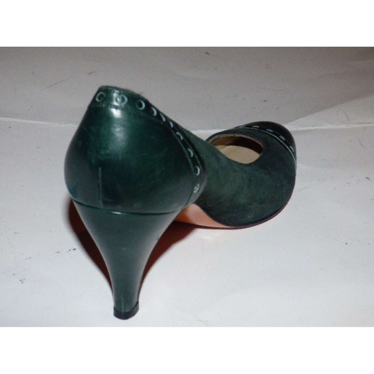 salvatore ferragamo size 7 green kitten heels