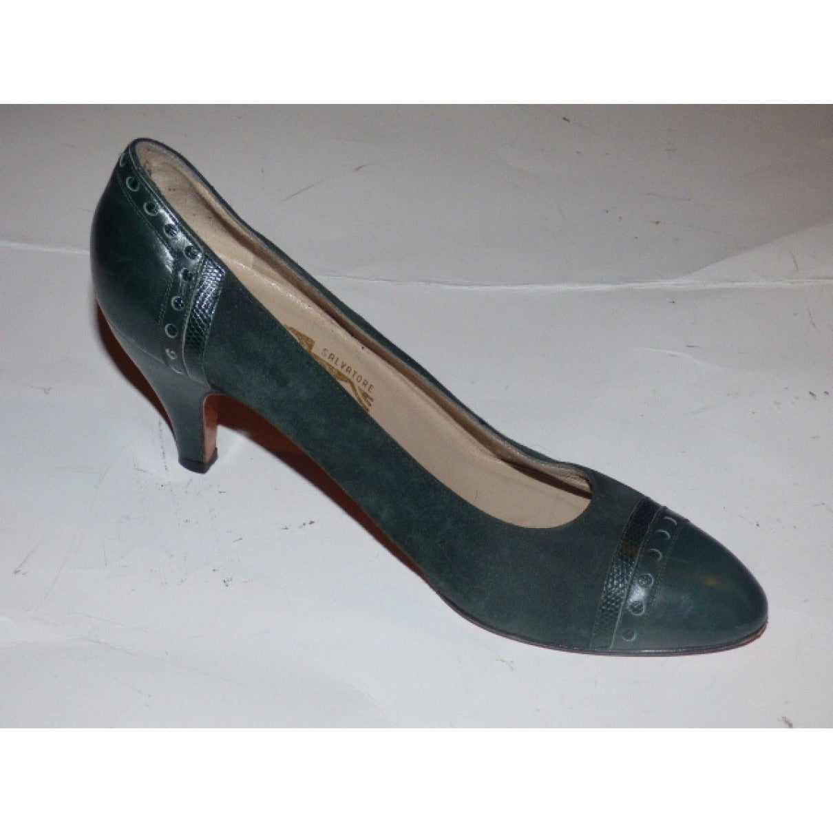 salvatore ferragamo size 7 green kitten heels