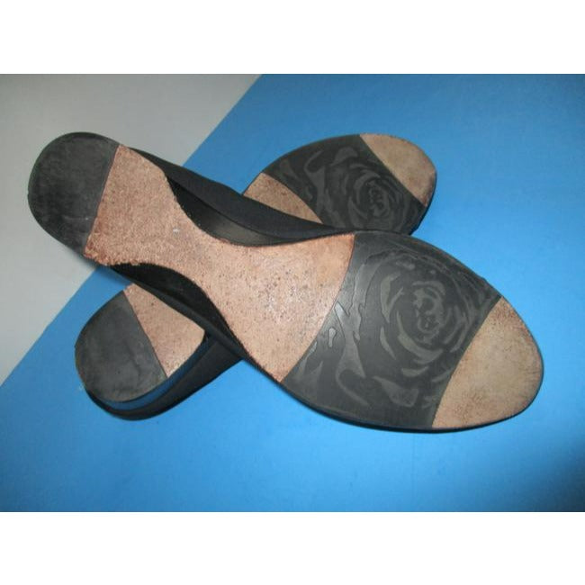 Taryn Rose Black Microfiber Surface Almond Pumps Size Us