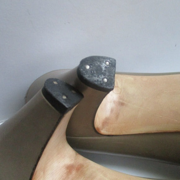 Ferragamo Sophisticated Almond Toe Taupe Grn Khaki