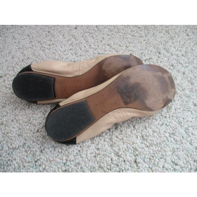 Tahari Cream And Black Patent Gibson Ballet Flats Size Us
