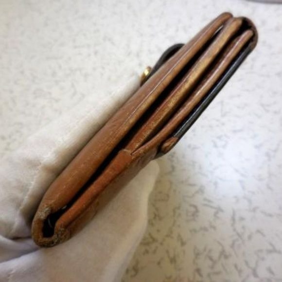 Gucci Camel Embossed Gold Heart Shaped Accent