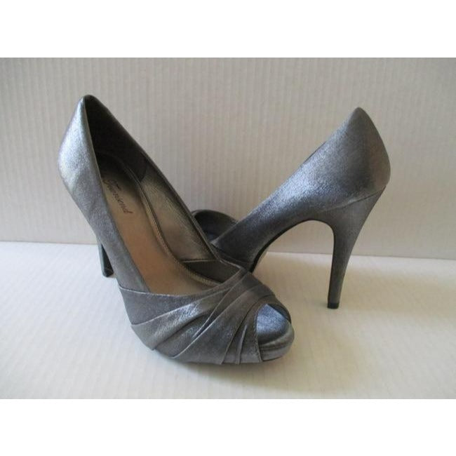 Lulu Townsend Gray Pewter Metallic Fabric Peep Toe Pumps Size Us