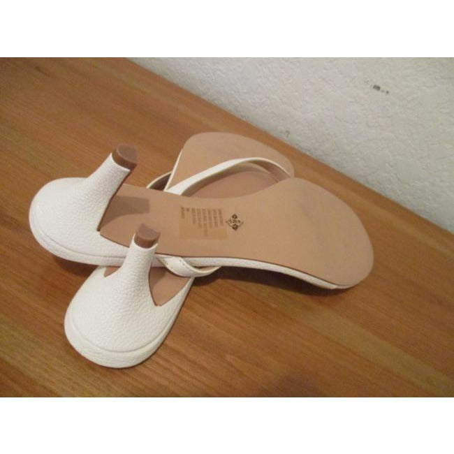 Nanette Lepore Soft White Pebbled T Strap Slip On Mulesslides Size Us