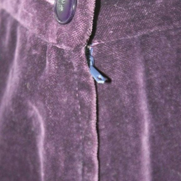 Early Vintage Gucci Purple Velvet Pencil Skirt