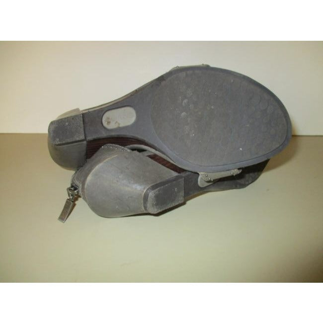 Adam Tucker Gray Taupe Elasticized Ankle Strap Open Toe Flats Sandals Size Us