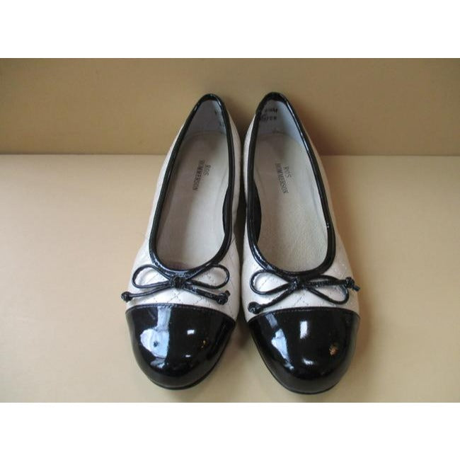 Ros Hommerson Cream Quilted Ballet Black Patent Accent Flats Size Us
