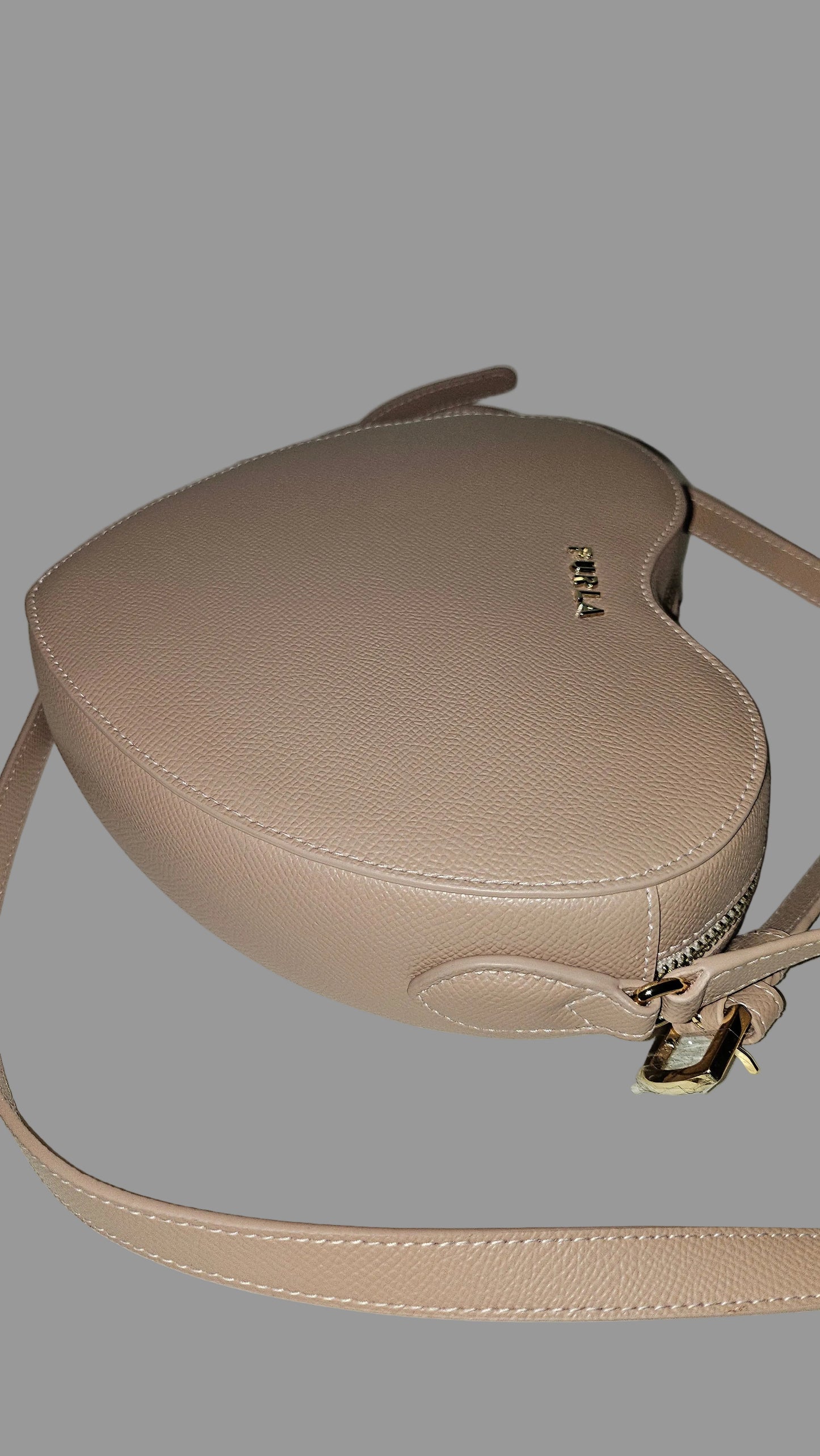 Furla NWT LE heart shaped two way pink leather purse