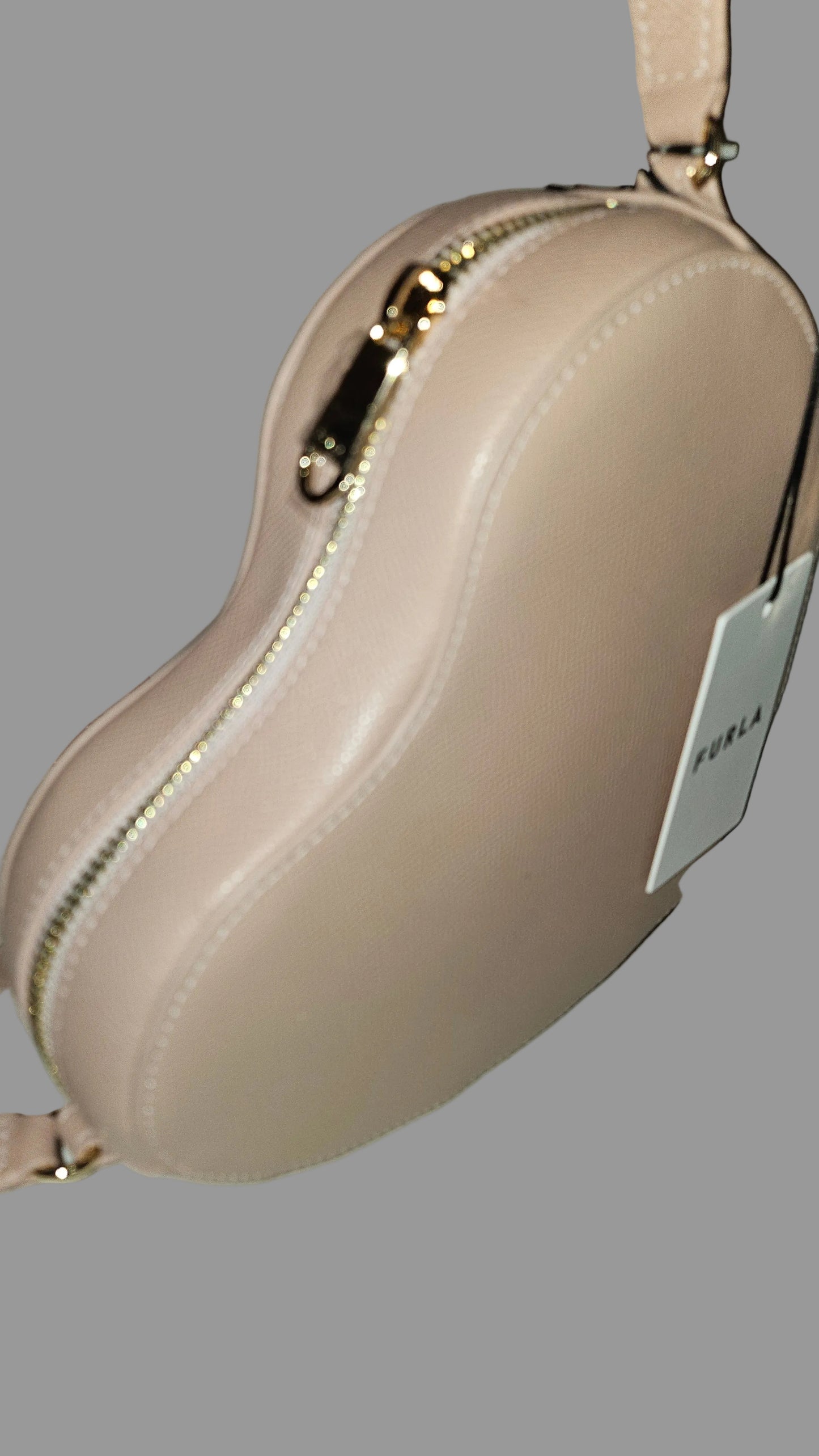 Furla NWT LE heart shaped two way pink leather purse
