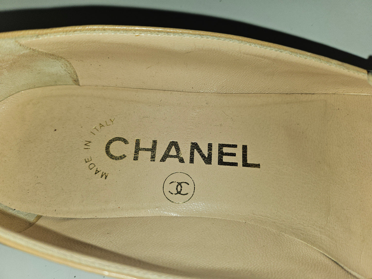Chanel camel & ivory loafers with embroidered CC logo in size 38