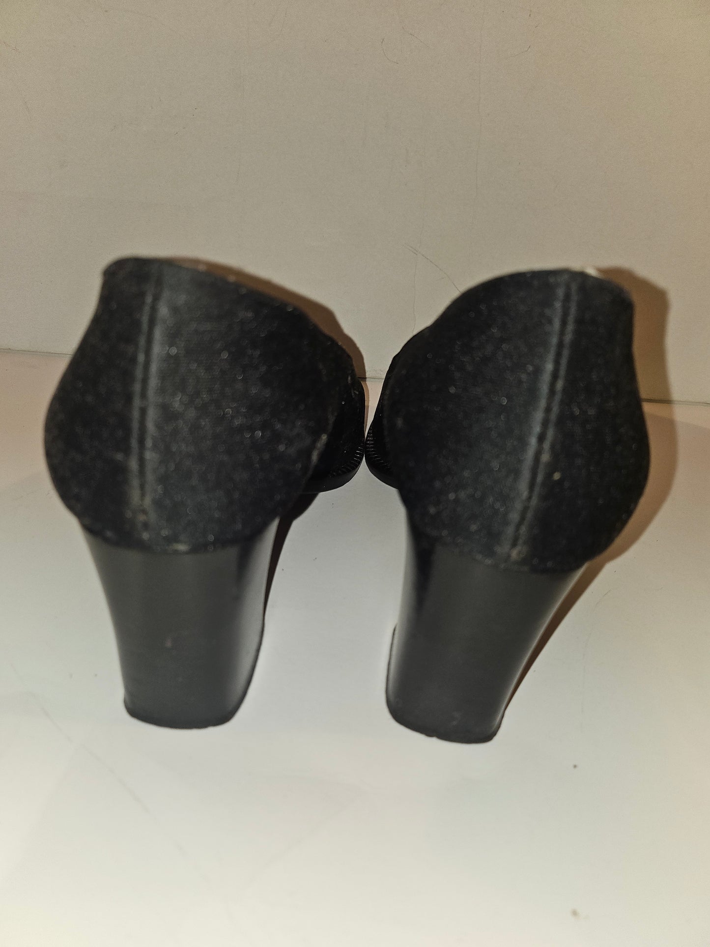 Fendi 'dress nero' black open toe heels w chrome FF accents!