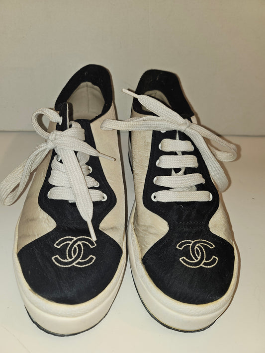 Chanel ivory & black low top sneakers with box!
