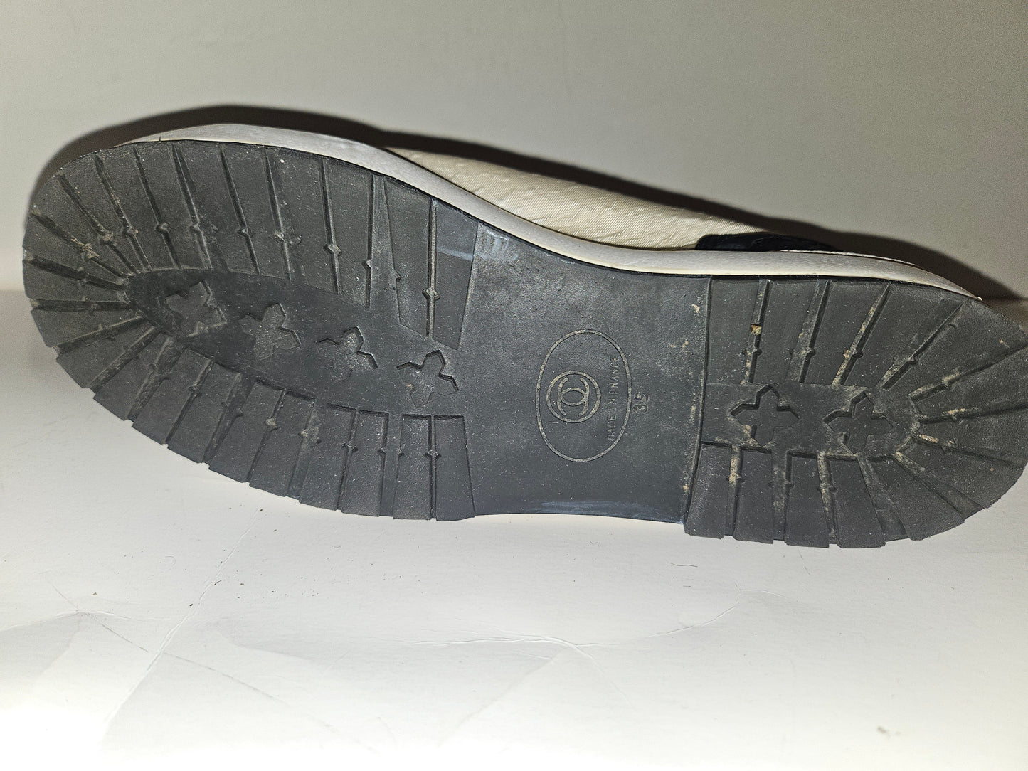Chanel ivory & black low top sneakers with box!