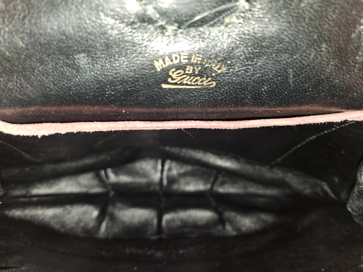 Gucci pink suede & reptile leather clam shell top purse