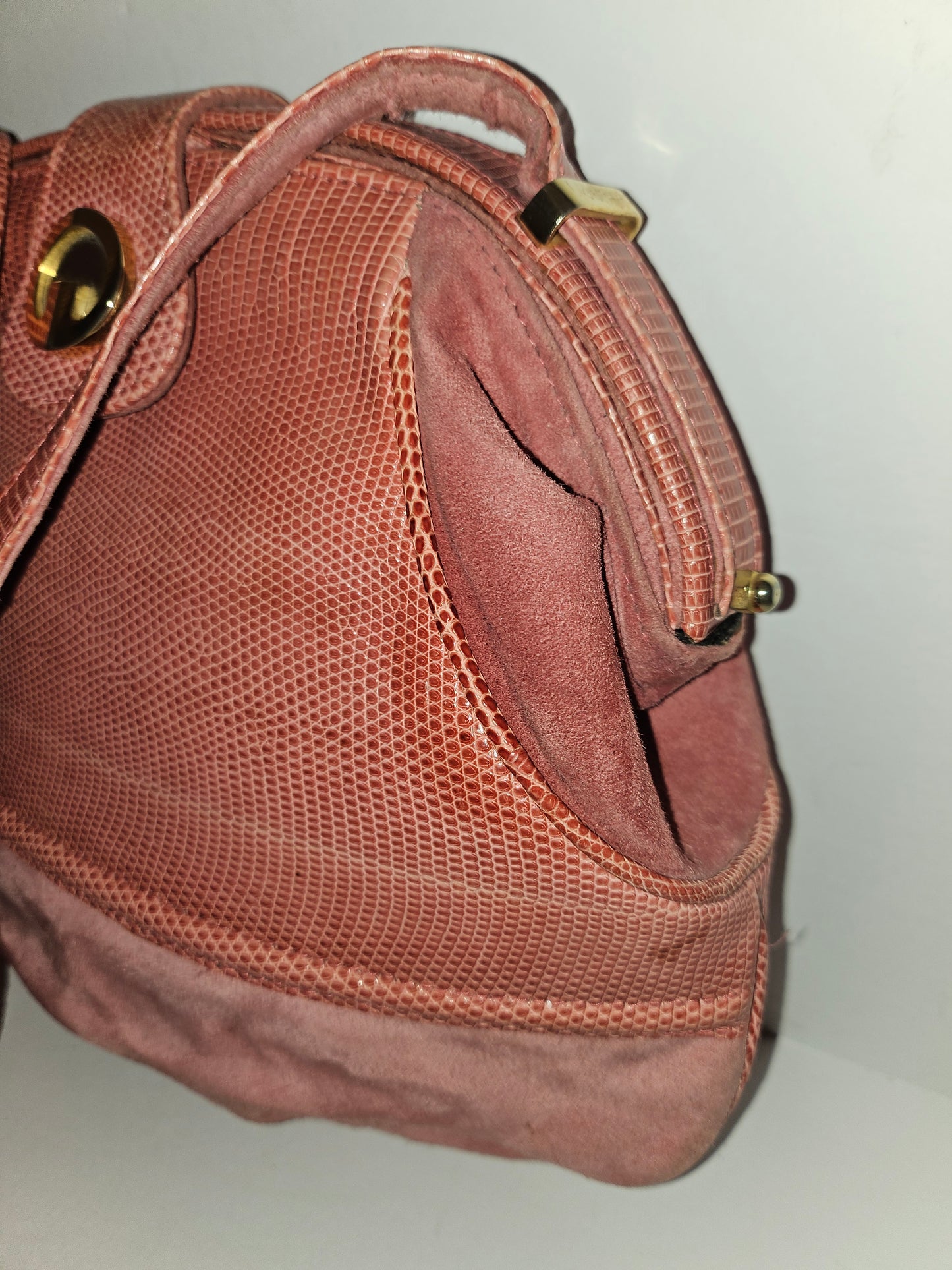Gucci pink suede & reptile leather clam shell top purse