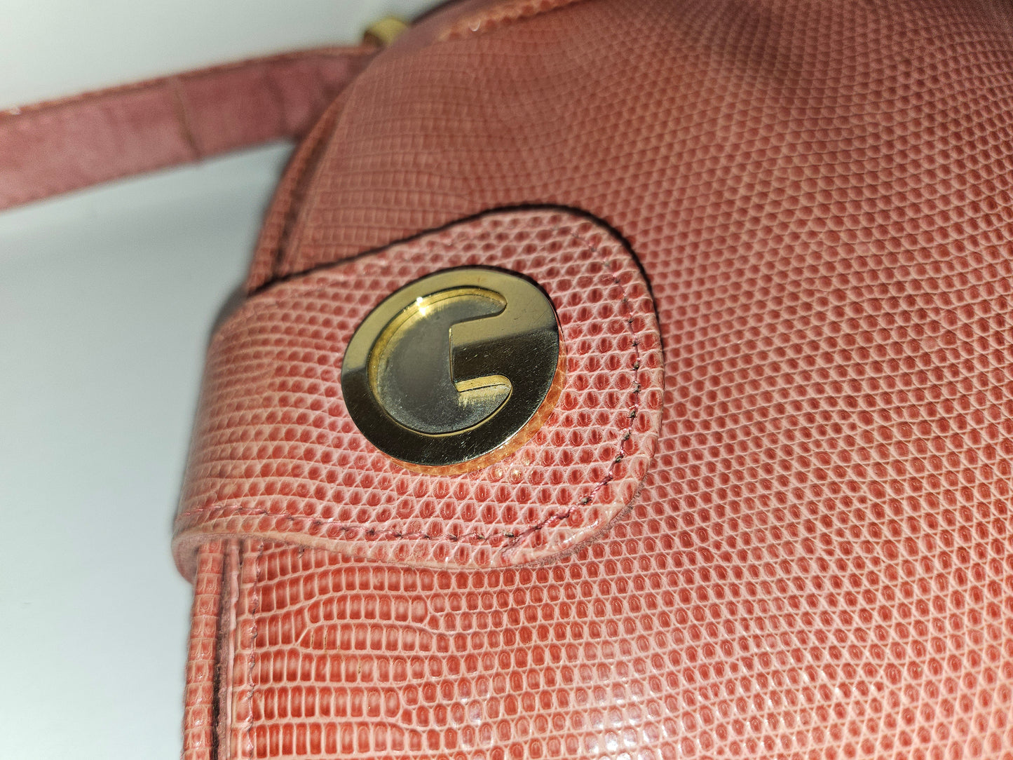 Gucci pink suede & reptile leather clam shell top purse