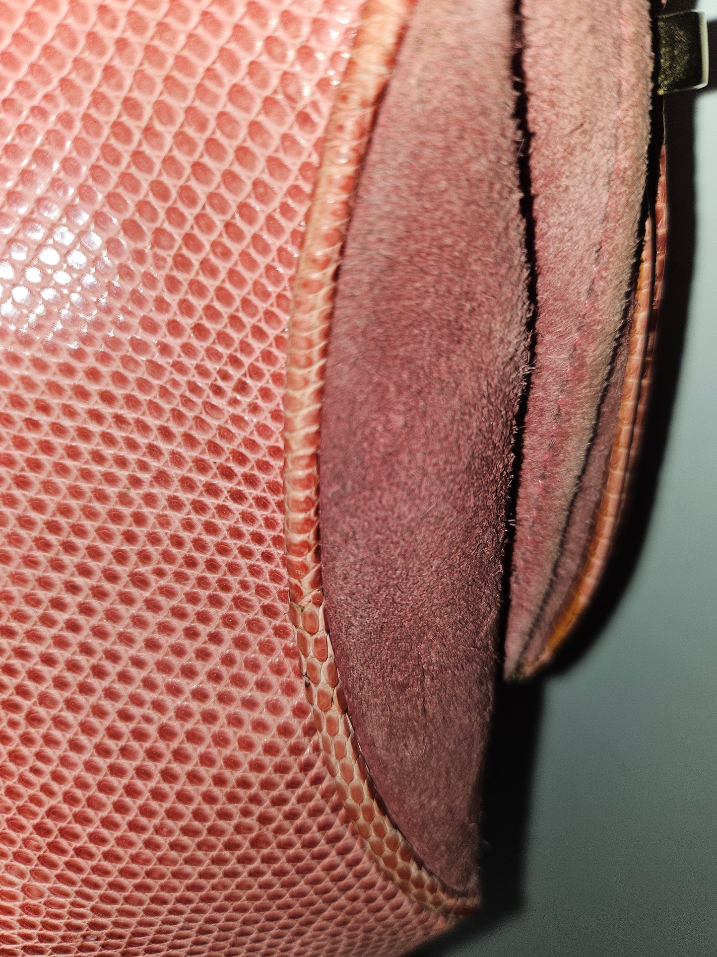 Gucci pink suede & reptile leather clam shell top purse