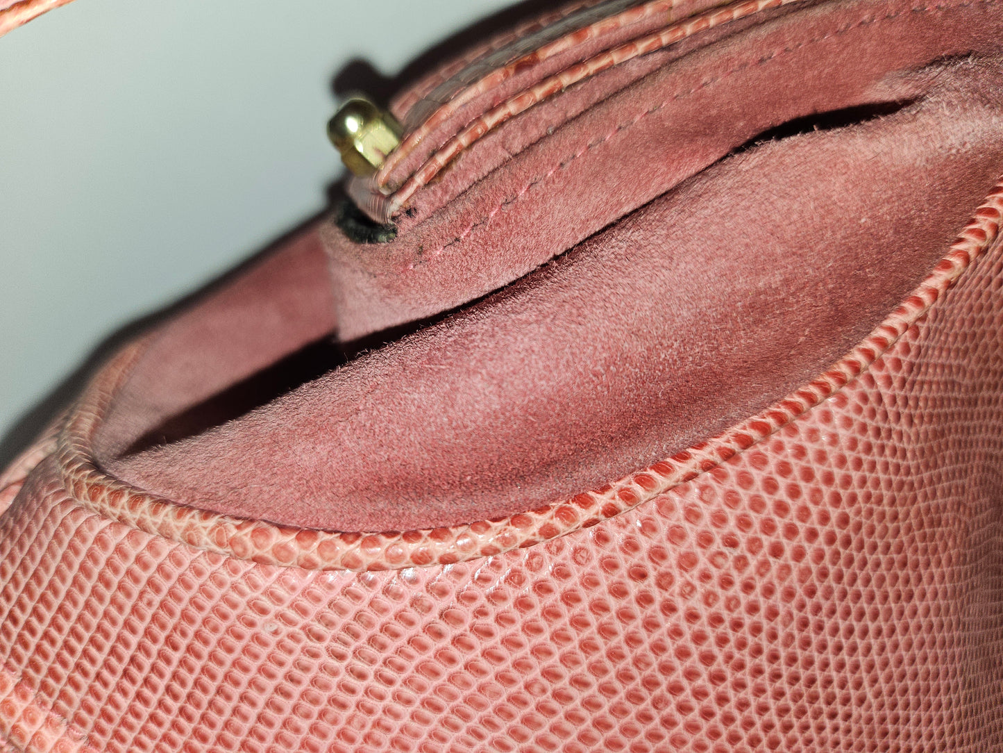 Gucci pink suede & reptile leather clam shell top purse