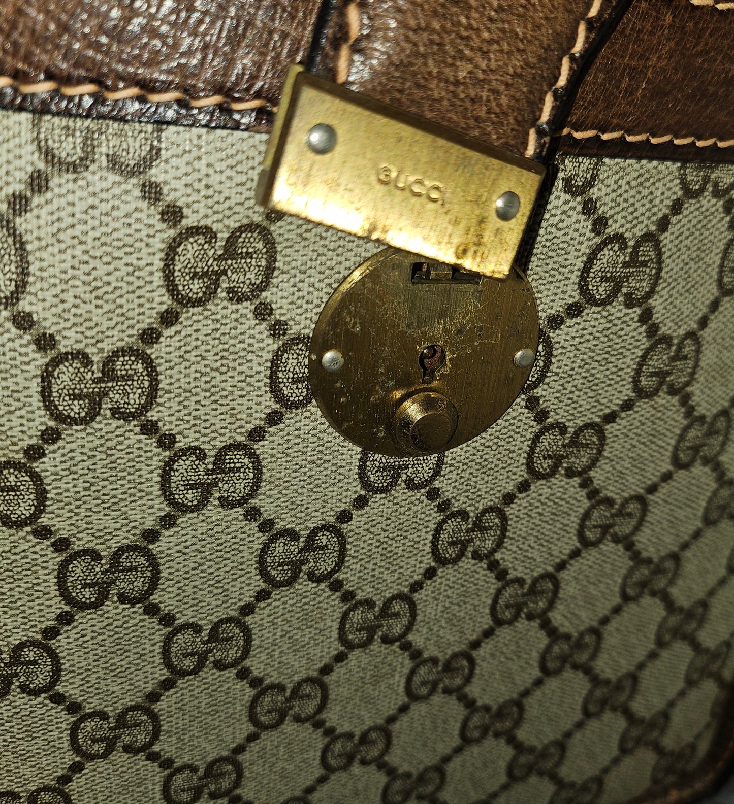 Gucci RARE brown Guccissima print  & brown leather train case in mint condition!