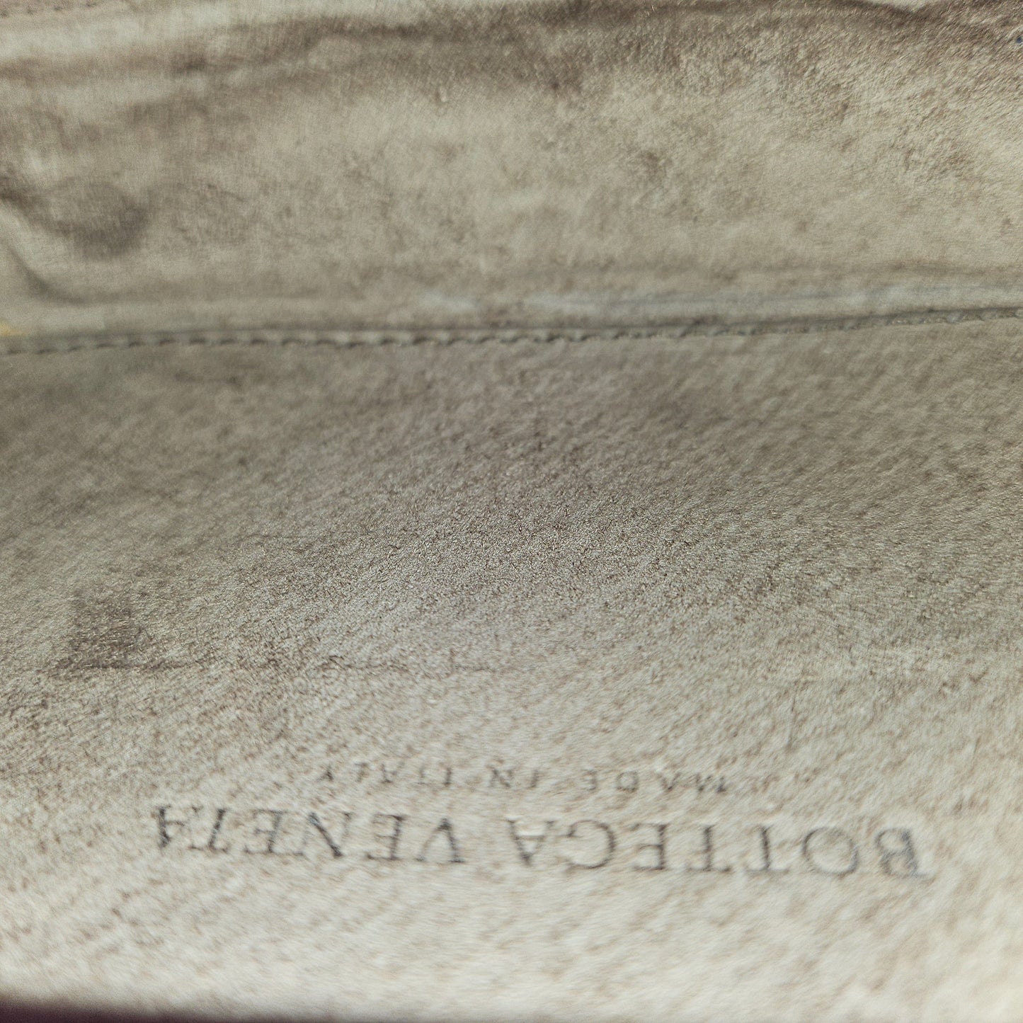 Bottega Veneta amazing purple ombre leather  Knot style clutch w  dust bag