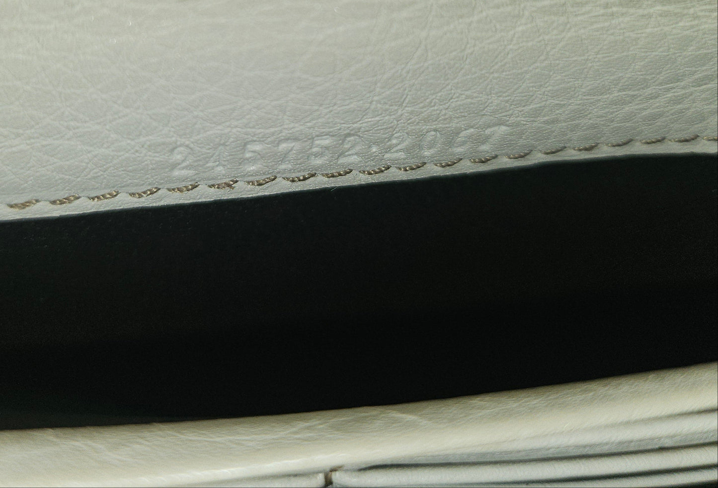 Gucci white leather horse-bit 1955 XL continental wallet w red & blue stripe
