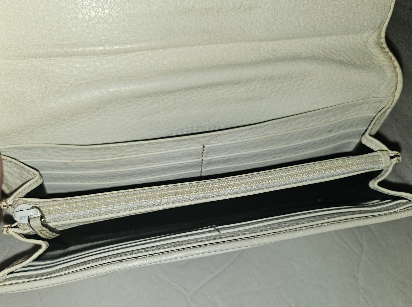 Gucci white leather horse-bit 1955 XL continental wallet w red & blue stripe