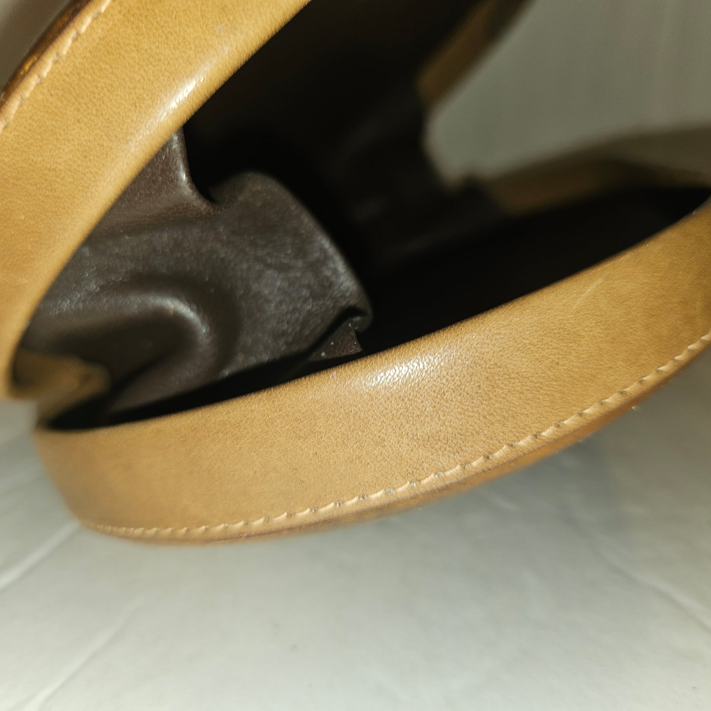 Gucci brown marbled leather oval shaped hard & boxy two-way purse