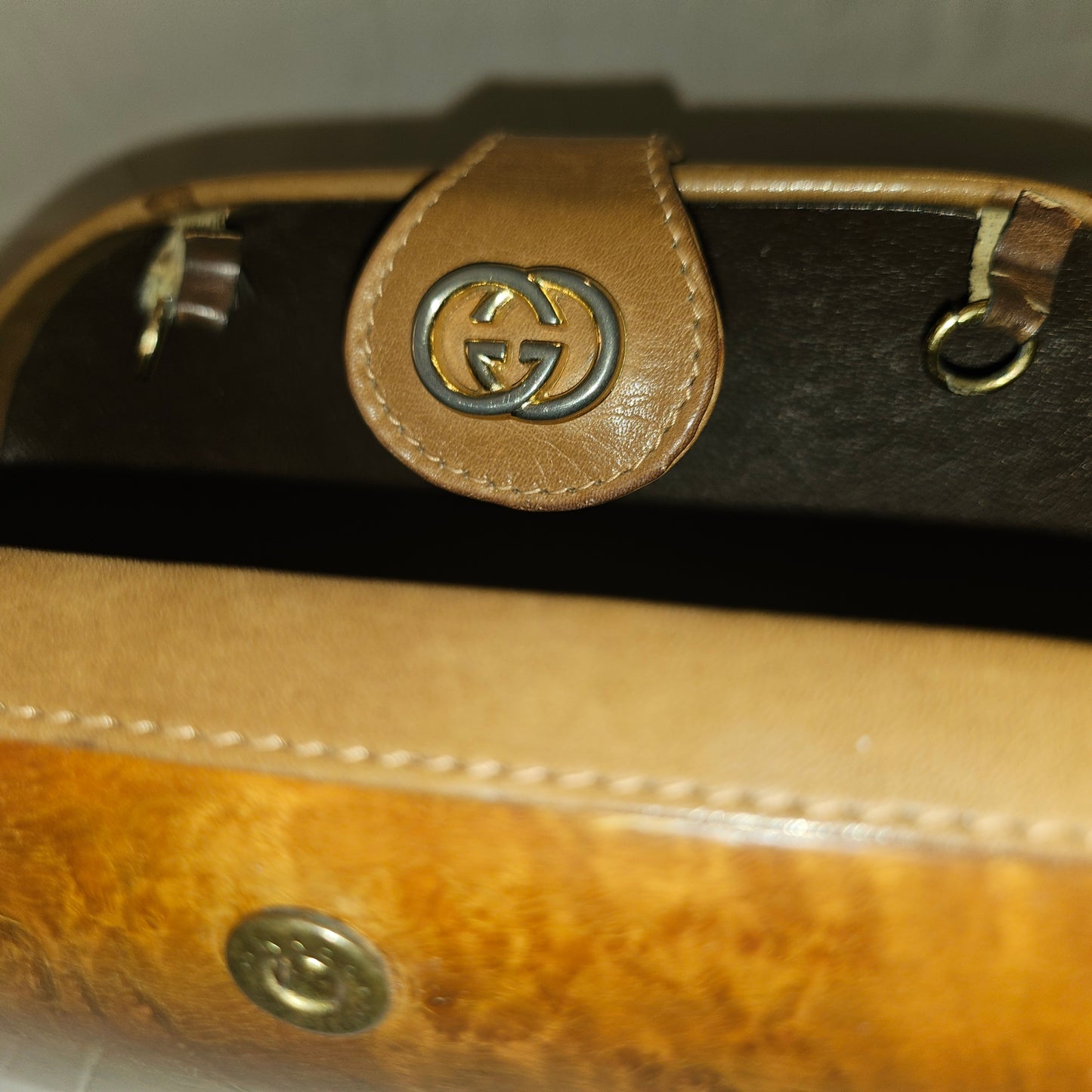 Gucci brown marbled leather oval shaped hard & boxy two-way purse
