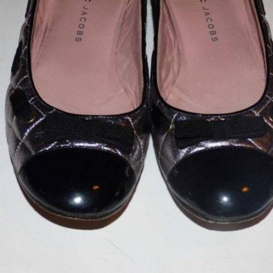 Marc Jacobs size 7 quilted silver leather & black patent leather flats