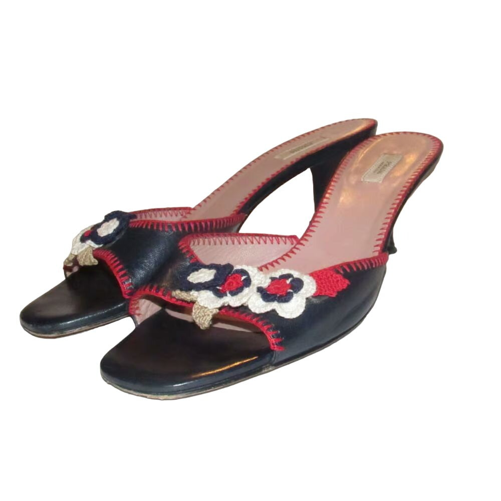 Prada navy & red leather kitten heels w crochet floral accents