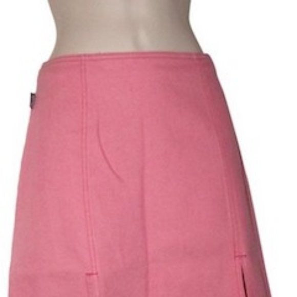 Moschino, pink, cotton/nylon blend with elastic, size 8, knee-length, a-line skirt with red contrast stitching, two front slits, and side zip closure!