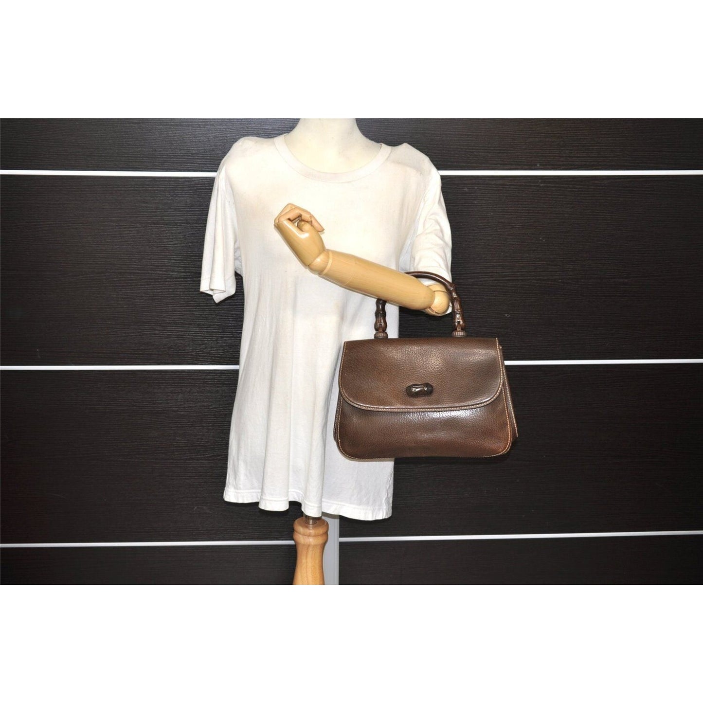 Vintage Gucci boarskin leather top handle Kelly style purse with bamboo look accents and carved wood handle