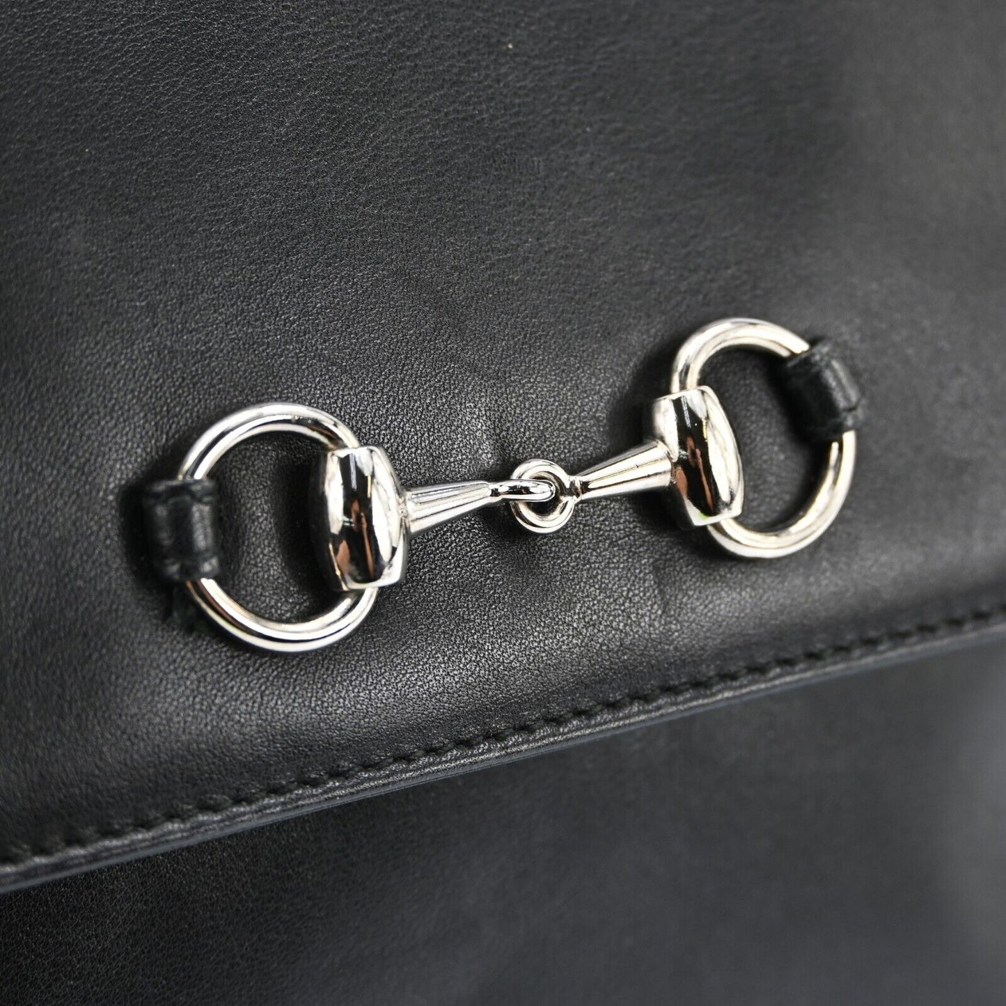 Gucci black leather 1955 Horse-bit cross body with a chrome accent