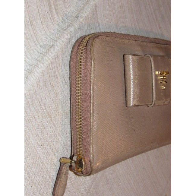 Prada Pale Pink /Nude Leather Pre Owned Wallet w Lots of Pockets & a Bow