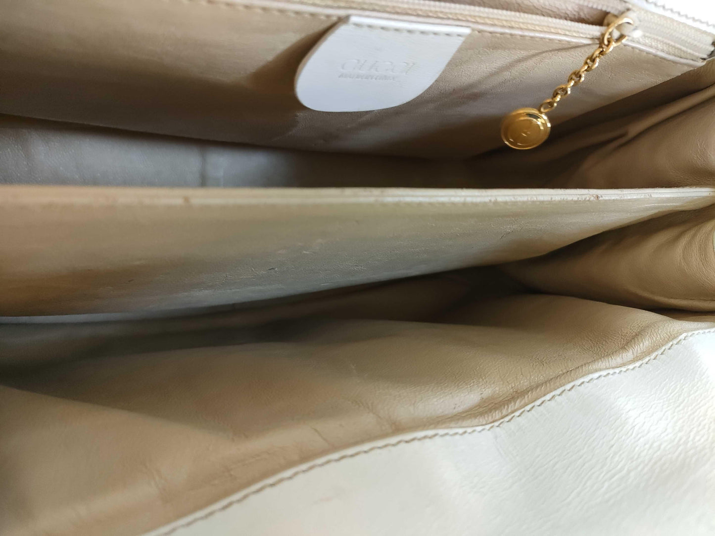 Gucci white leather Lady Lock satchel w gold hardware & key