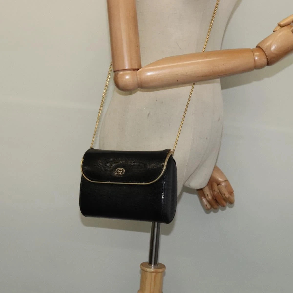 Gucci black snakeskin leather hinged top 2way style  boxy purse w chain strap!