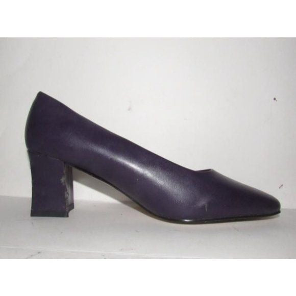 Fanfares Vintage Purple Leather Almond Toe Pump