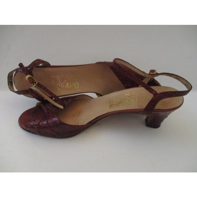 Salvatore Ferragamo Cranberry Wine Lizard Ankle Strap Pump Sandals Size Us